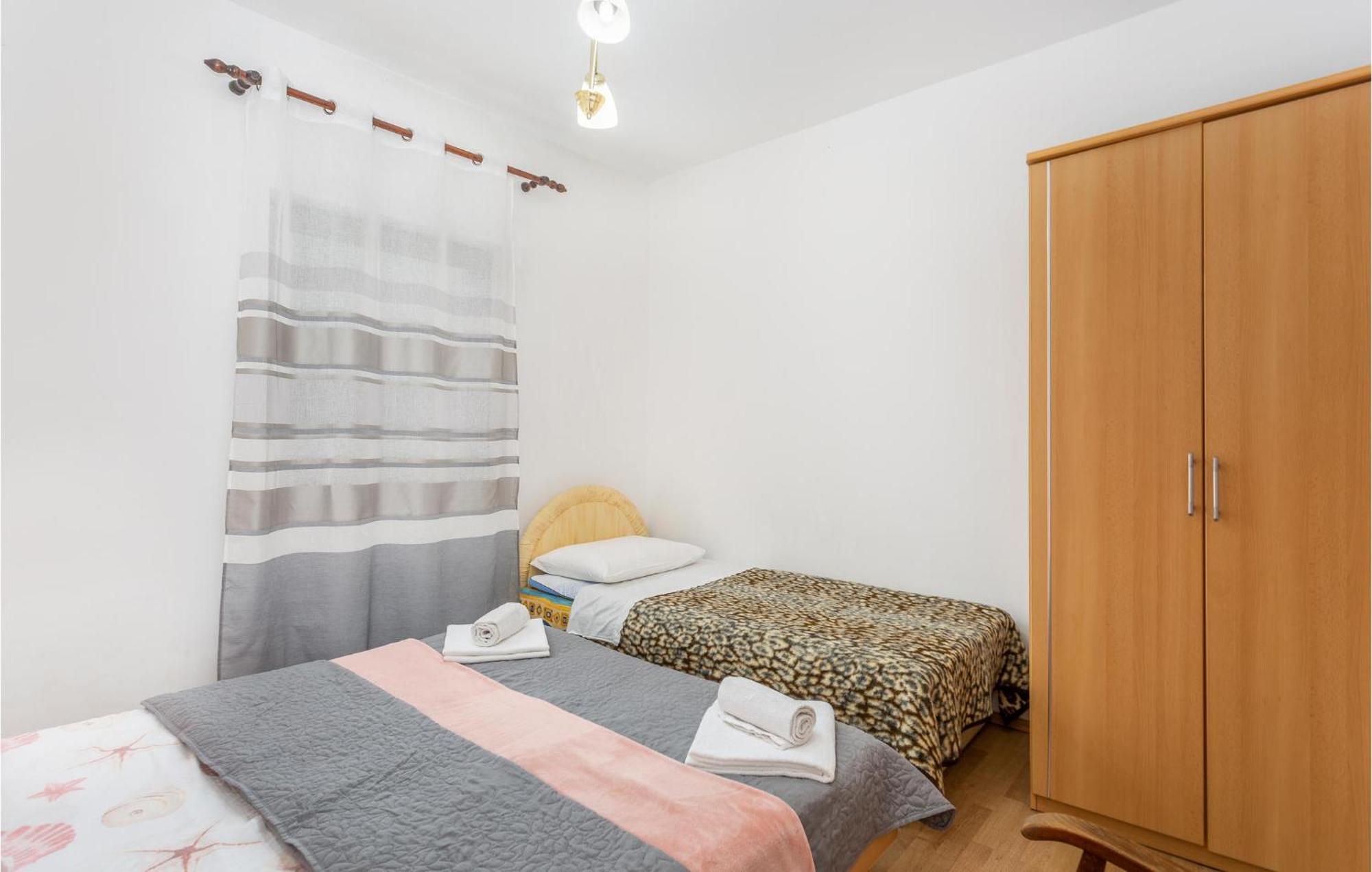 Beautiful Apartment In Malinska With Wifi Zewnętrze zdjęcie